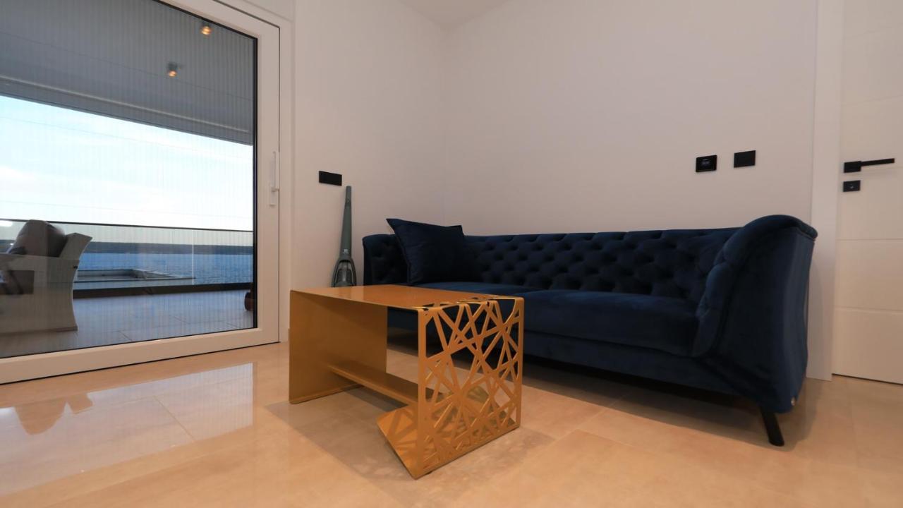 Adastra Apartments Maslenica Eksteriør bilde