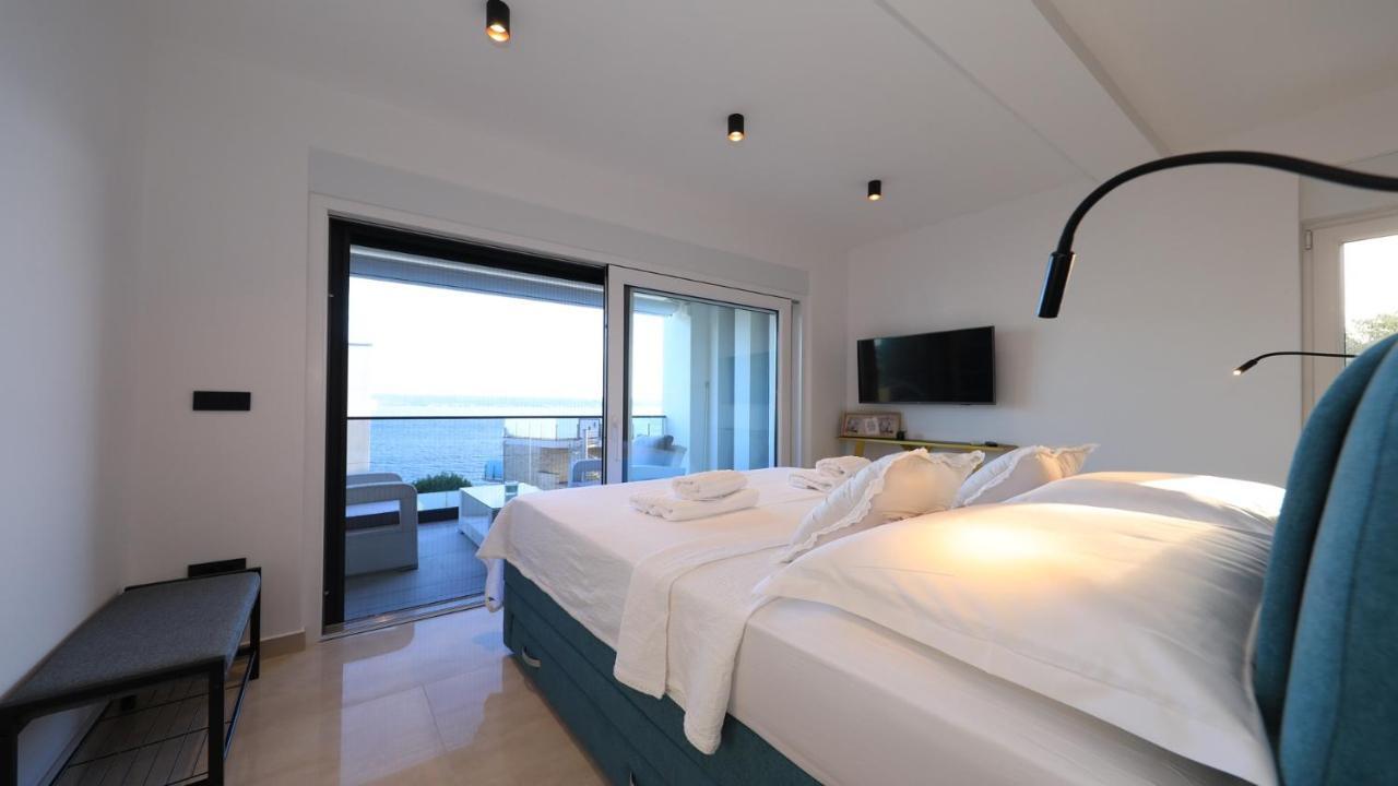 Adastra Apartments Maslenica Eksteriør bilde