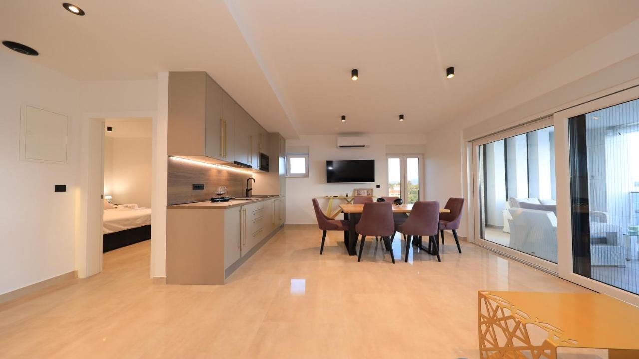Adastra Apartments Maslenica Eksteriør bilde