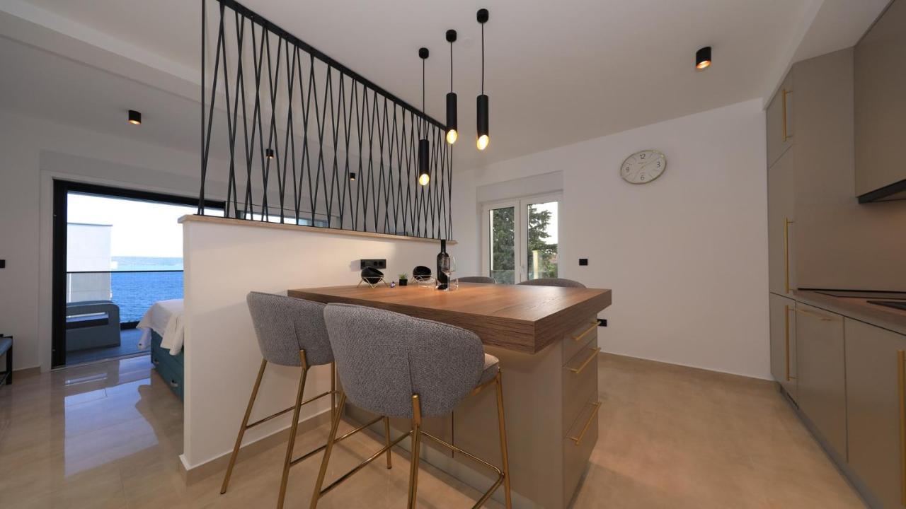 Adastra Apartments Maslenica Eksteriør bilde