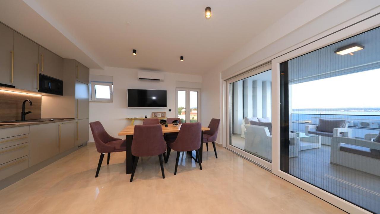 Adastra Apartments Maslenica Eksteriør bilde