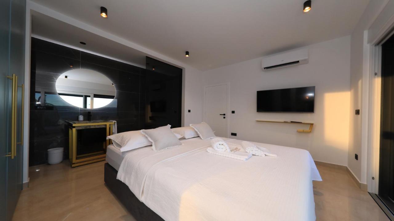 Adastra Apartments Maslenica Eksteriør bilde