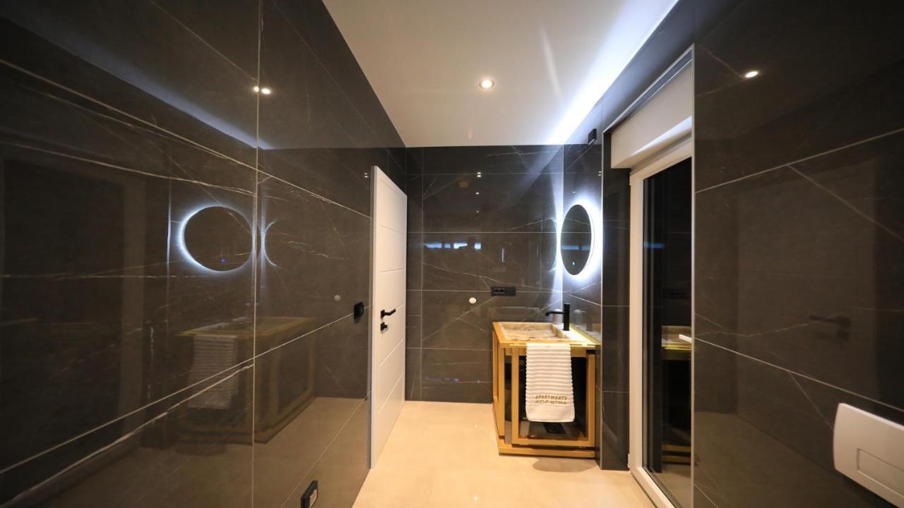 Adastra Apartments Maslenica Eksteriør bilde