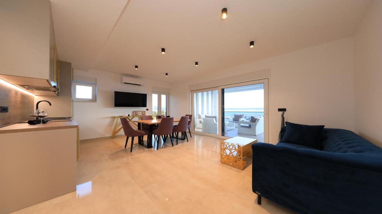 Adastra Apartments Maslenica Eksteriør bilde
